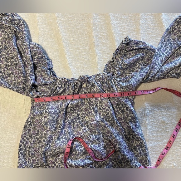 Women’s AE floral multicolor semi crop spring top lantern sleeve - Picture 3 of 8